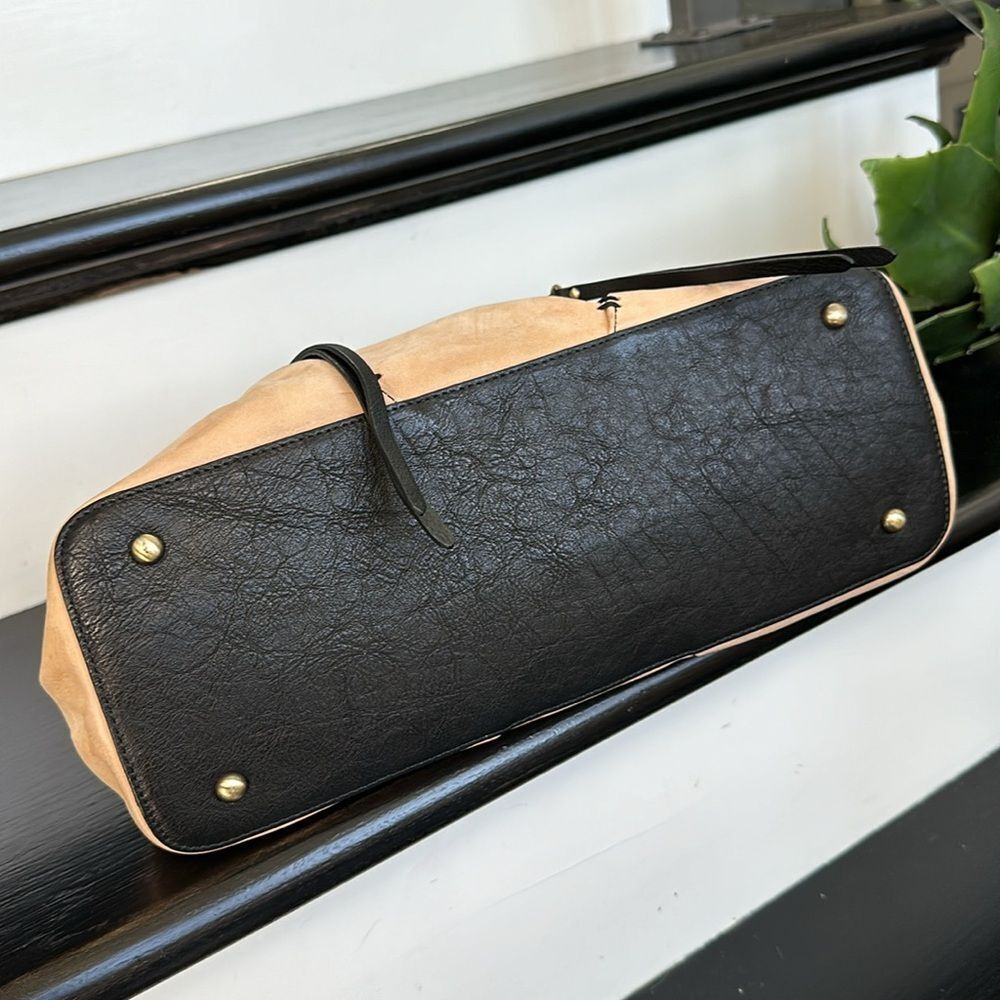 Tre Vero Black and Tan Women's Bag - Picture 10 of 13